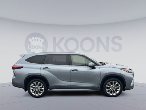 Used 2023 Toyota Highlander Limited image 8