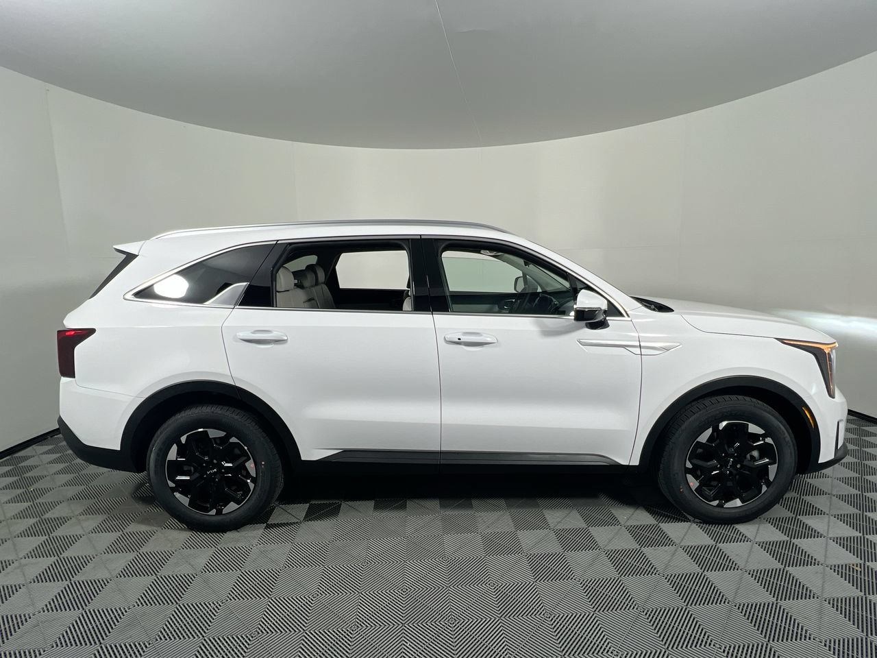 New 2026 Kia Sorento S w/ S Panoramic Sunroof Package FWD image 2