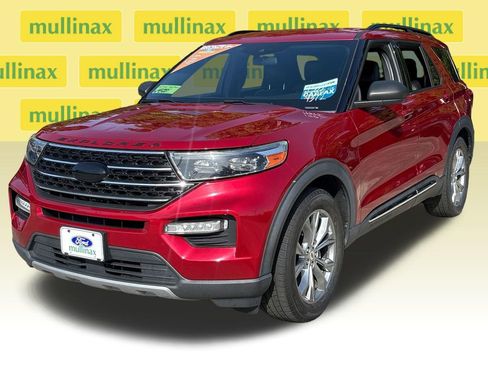 Used 2020 Ford Explorer XLT w/ Equipment Group 202A RWD image 13