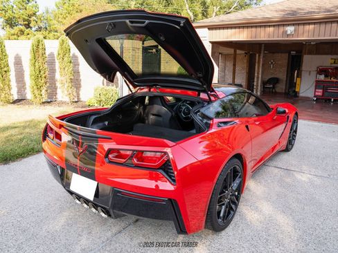 Used 2019 Chevrolet Corvette Stingray Coupe w/ Carbon Flash Badge Package image 18