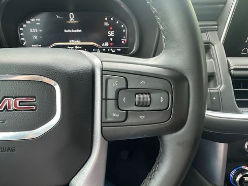 Used 2024 GMC Yukon SLT AWD/4WD image 32
