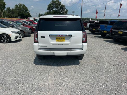 Used 2017 GMC Yukon Denali w/ Open Road Package AWD/4WD image 18