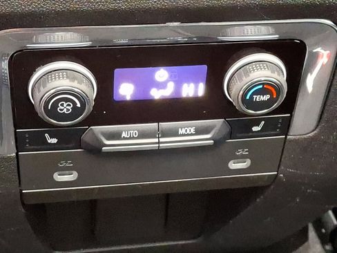 Used 2023 Chevrolet Tahoe LT w/ Luxury Package image 12