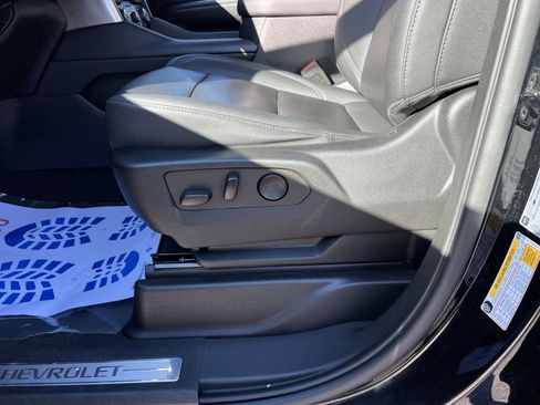 Used 2022 Chevrolet Tahoe LT w/ Luxury Package image 14