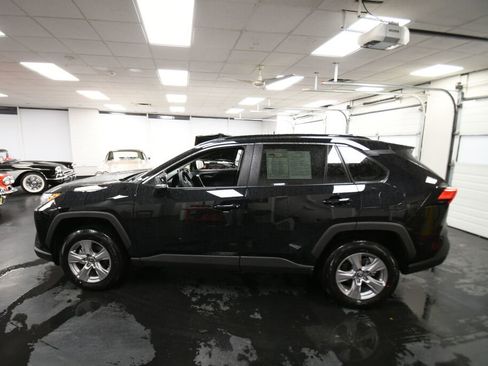 Used 2025 Toyota RAV4 XLE image 4