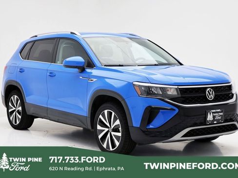 Used 2022 Volkswagen Taos SE image 1