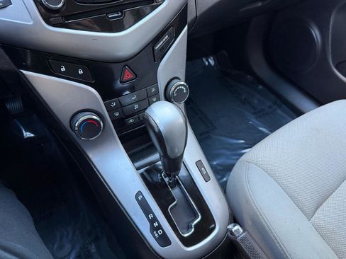 Used 2014 Chevrolet Cruze LT image 39