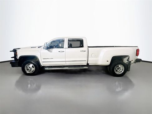 Used 2019 GMC Sierra 3500 Denali w/ Duramax Plus Package image 5