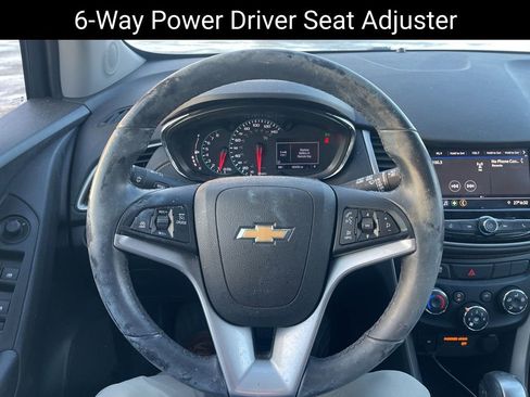 Certified 2020 Chevrolet Trax LT w/ LT Convenience Package image 16
