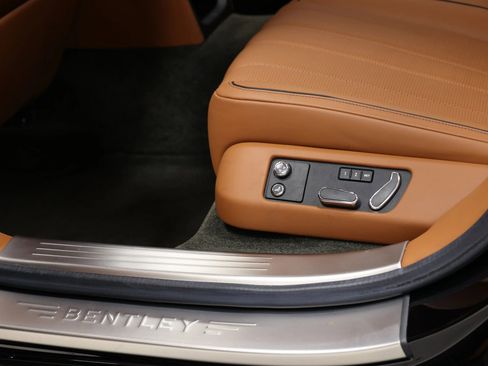 Used 2015 Bentley Flying Spur V8 image 32