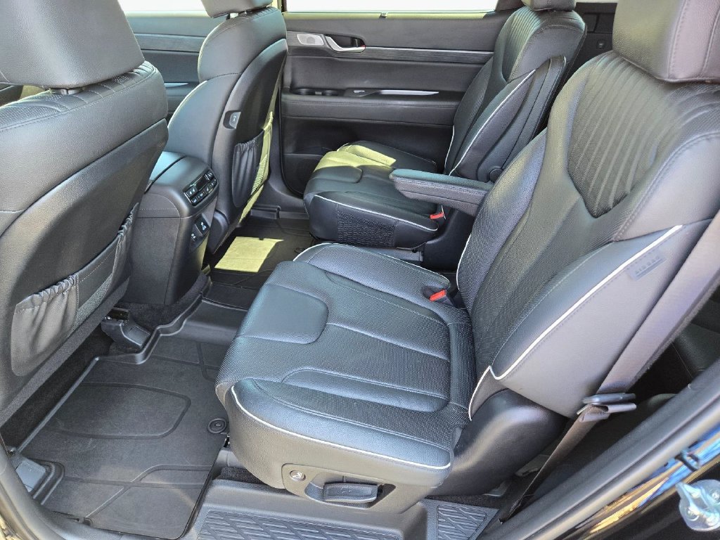 Certified 2024 Hyundai Palisade Limited FWD image 18