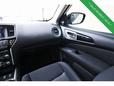 Used 2017 Nissan Pathfinder SV w/ SV Tech Package image 13