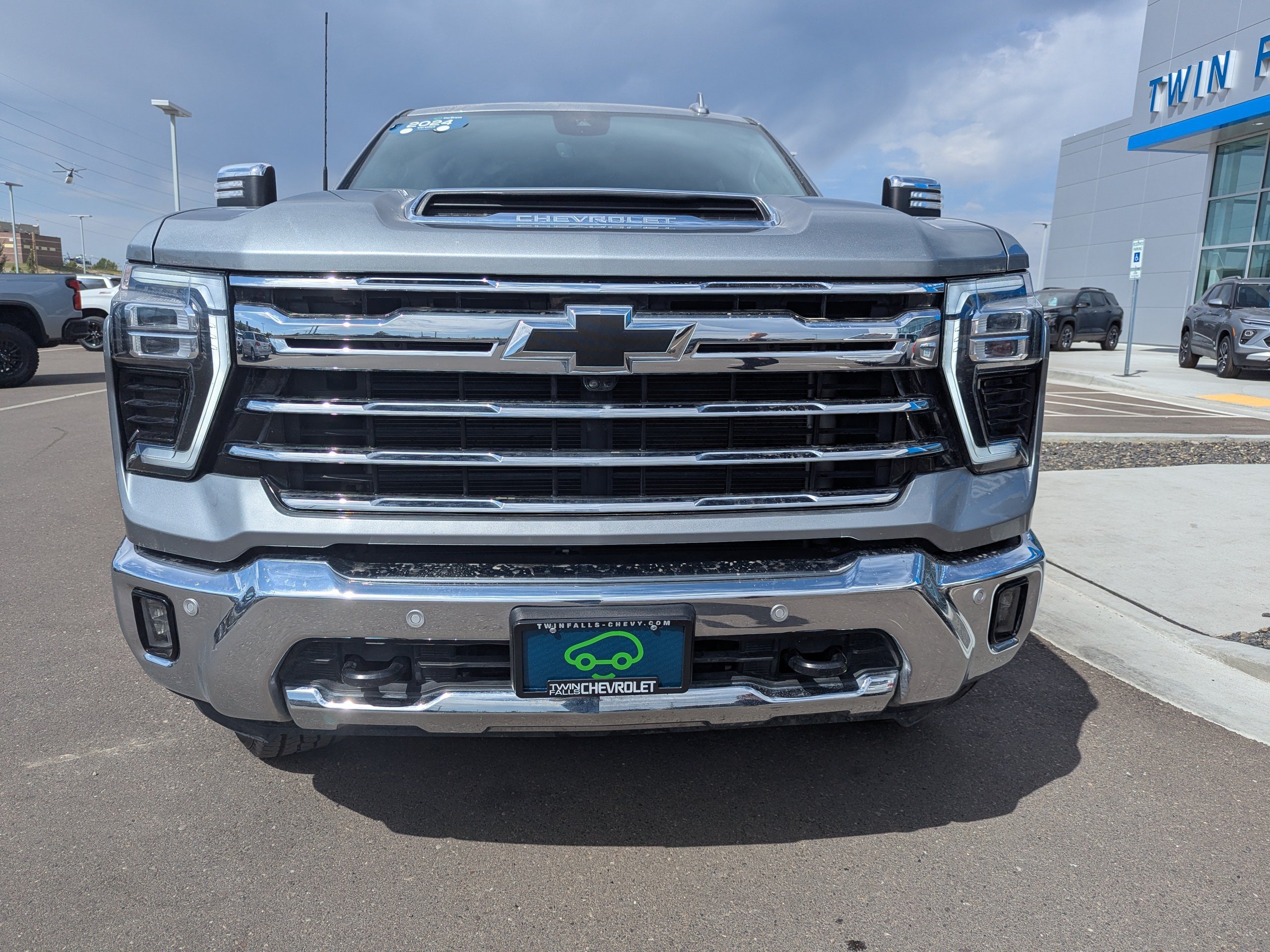 Used 2024 Chevrolet Silverado 3500 LTZ w/ LTZ Convenience Package AWD/4WD image 5