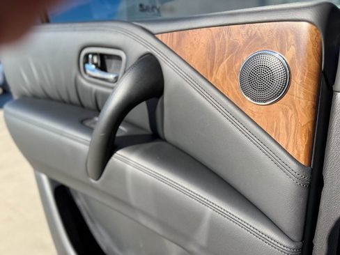 Used 2024 Nissan Armada SL w/ Captain's Chairs Package image 23