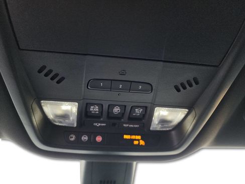 Used 2024 Buick Enclave Avenir w/ Avenir Technology Package image 29