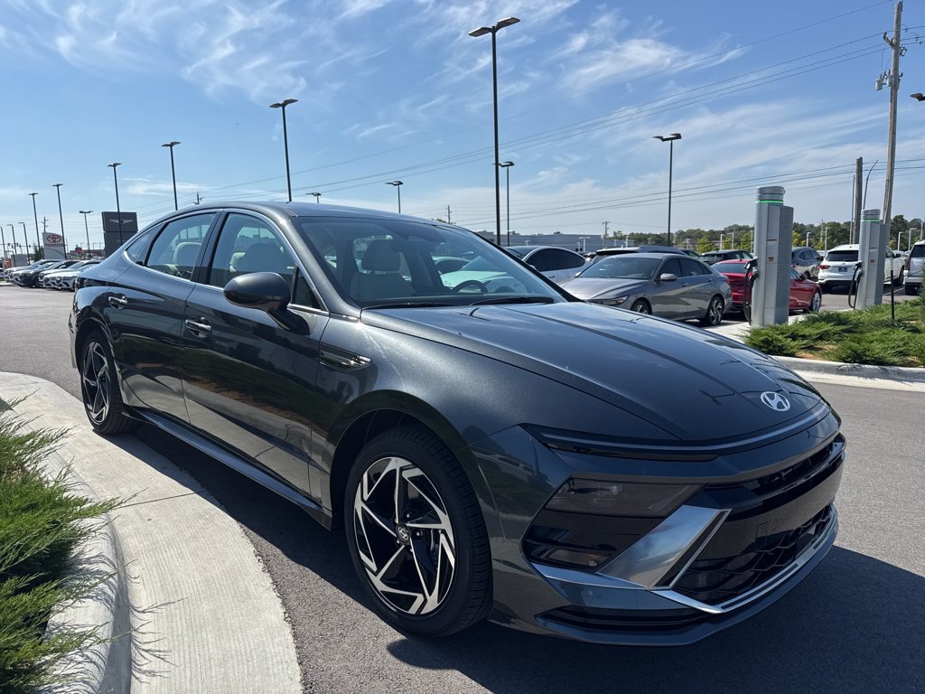 New 2026 Hyundai Sonata SEL FWD image 3