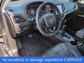 Used 2021 Jeep Cherokee Trailhawk video 2