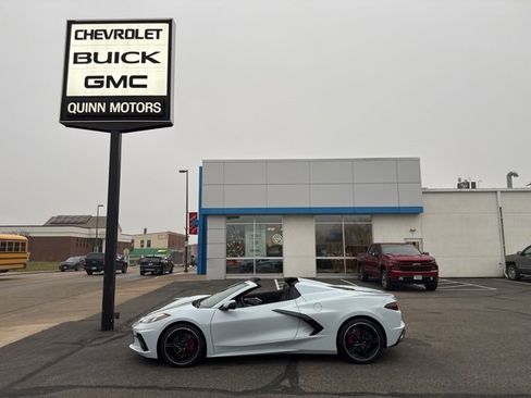 Used 2024 Chevrolet Corvette Stingray Preferred Conv w/ Chrome Exterior Badge Package image 2