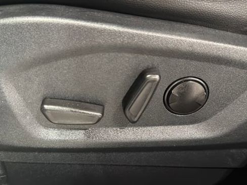 Used 2024 Ford Edge Titanium image 23