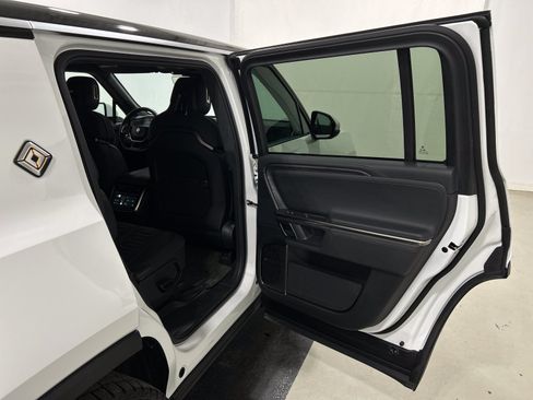 Used 2023 Rivian R1S Adventure AWD/4WD image 19