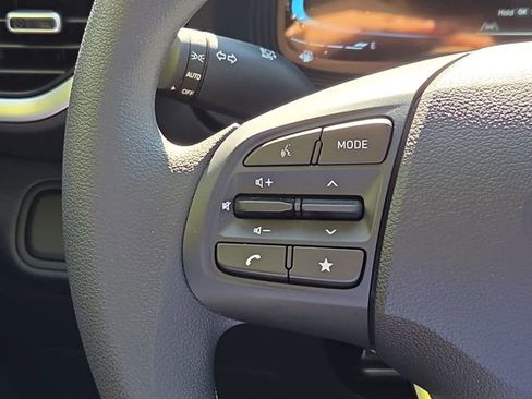 New 2026 Hyundai Venue SE FWD image 11