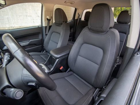 Used 2022 Chevrolet Colorado LT AWD/4WD image 15