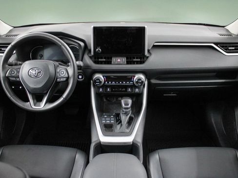 Used 2025 Toyota RAV4 XLE Premium w/ Weather Package AWD/4WD image 19