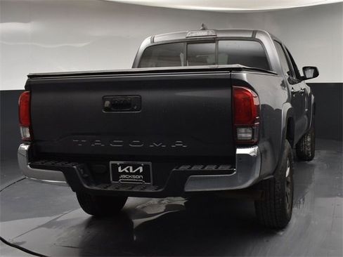 Used 2020 Toyota Tacoma SR5 image 7
