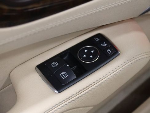 Used 2013 Mercedes-Benz SL 550 w/ Premium Pkg image 62