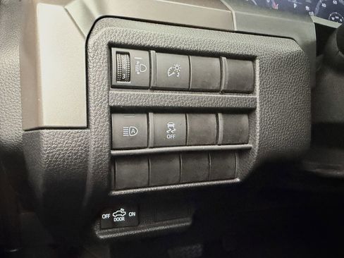 Used 2024 Toyota Tacoma TRD Off-Road AWD/4WD image 21