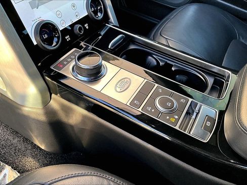 Used 2021 Land Rover Range Rover Base image 16