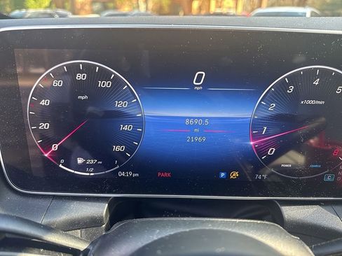 Used 2023 Mercedes-Benz GLC 300 4MATIC image 16