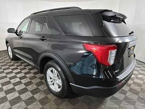 Used 2020 Ford Explorer XLT w/ Equipment Group 202A AWD/4WD image 4
