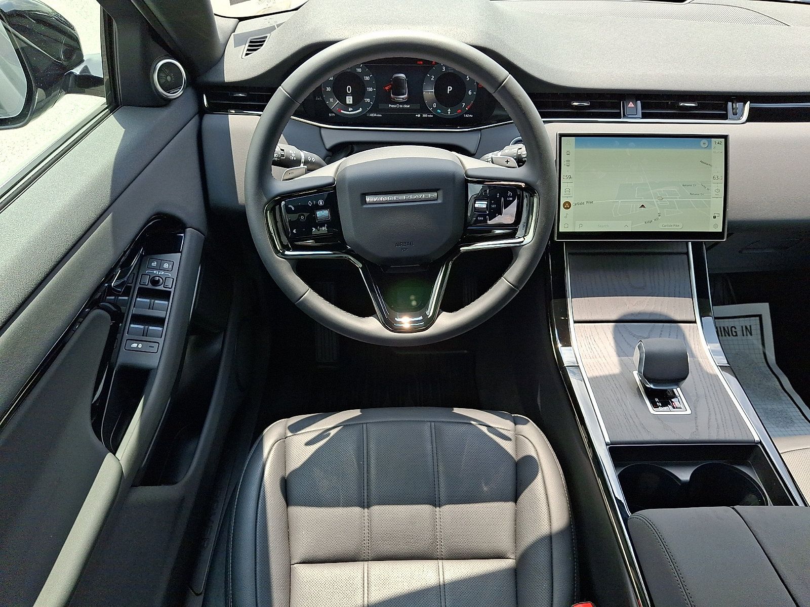Used 2026 Land Rover Range Rover Evoque S AWD/4WD image 12
