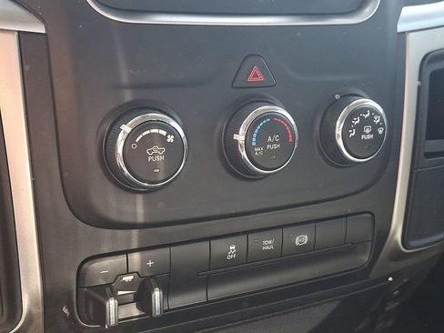 Used 2017 RAM 2500 SLT AWD/4WD image 15