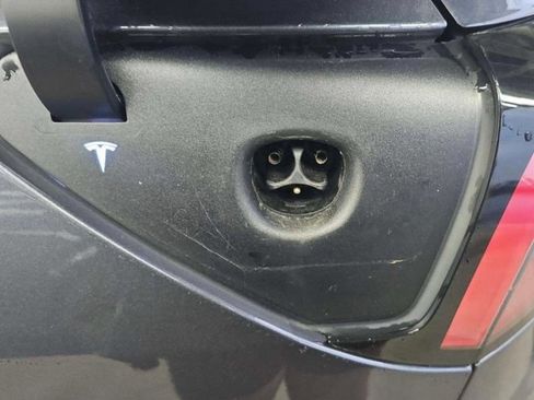 Used 2022 Tesla Model Y Long Range AWD/4WD image 7