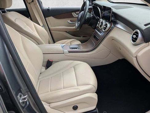 Used 2022 Mercedes-Benz GLC 300 image 21