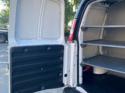 Used 2021 Chevrolet Express 2500 RWD image 6