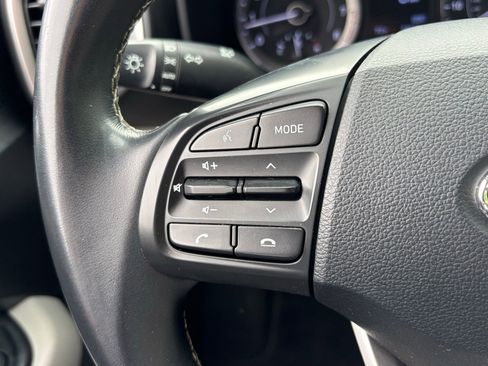 Certified 2022 Hyundai Venue SEL FWD image 22