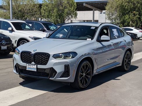 Used 2023 BMW X4 xDrive30i w/ M Sport Package AWD/4WD image 2