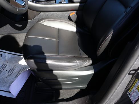 Used 2022 Lincoln Aviator AWD w/ Premium Package image 38