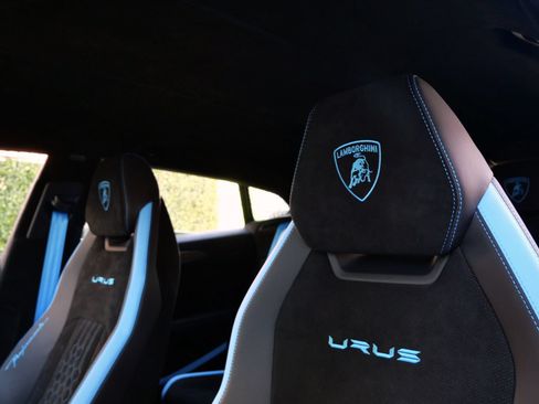 Used 2023 Lamborghini Urus Performante AWD/4WD image 24