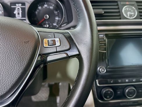 Used 2016 Volkswagen Passat 1.8T SE image 21