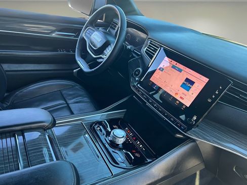 Used 2022 Jeep Wagoneer Series III image 24