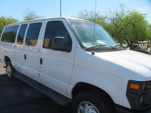 Used 2011 Ford E-350 and Econoline 350 XL w/ Interior Upgrade Pkg RWD image 9