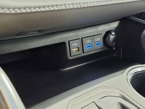 Used 2022 Toyota Highlander L image 35