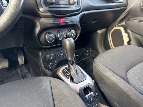 Used 2016 Jeep Renegade Latitude image 13