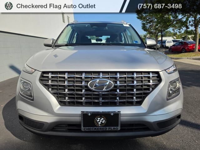 Used 2025 Hyundai Venue SEL FWD image 8
