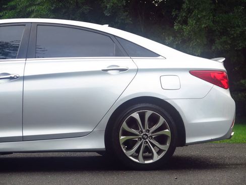 Used 2014 Hyundai Sonata SE w/ Premium Package 04 FWD image 18