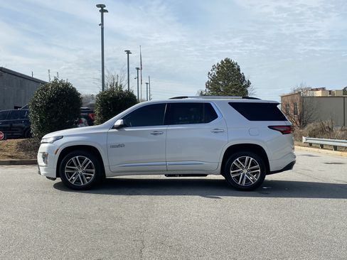 Used 2024 Chevrolet Traverse High Country w/ LPO, Floor Liner Package image 15